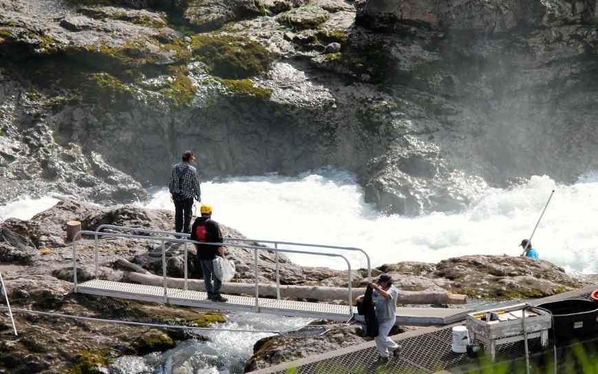 Wet’suwet’en people fishing